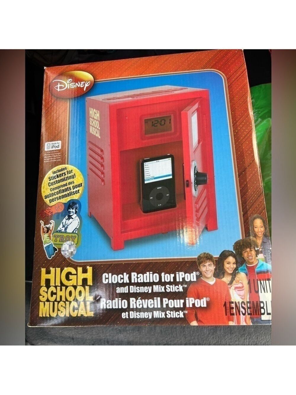 DISNEY HIGH SCHOOL MUSICAL AM/FM ALARM CLOCK RADIO w IPOD MP3 DOCK LCD DISPLAY